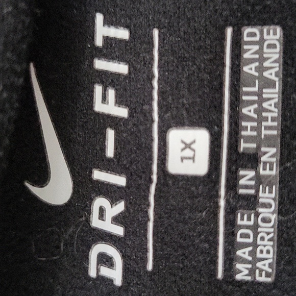 Nike  Black Performance Dri Fit Jacket With Thumb Holes And Hood - Picture 3 of 15